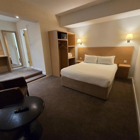 The Luton Hotel מראה חיצוני תמונה