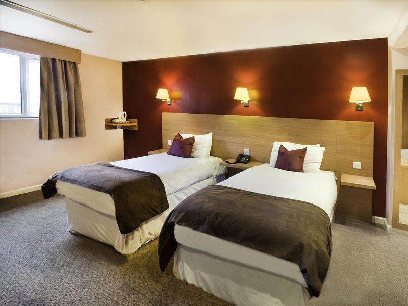 The Luton Hotel מראה חיצוני תמונה