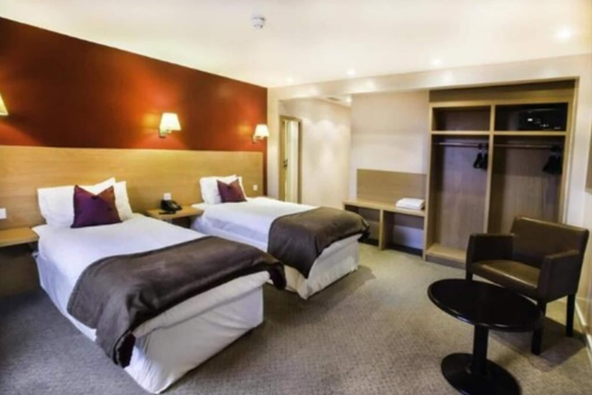 The Luton Hotel מראה חיצוני תמונה