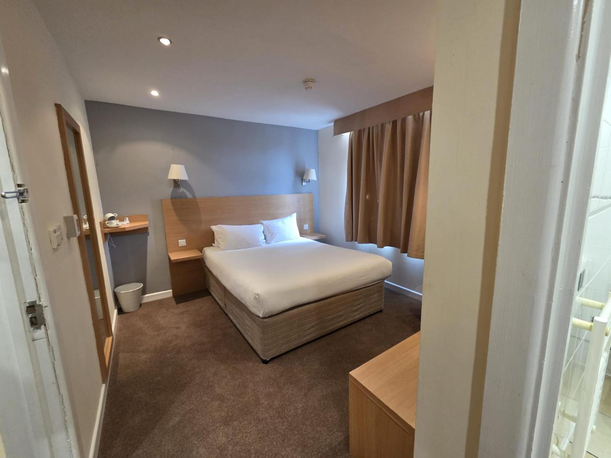 The Luton Hotel מראה חיצוני תמונה