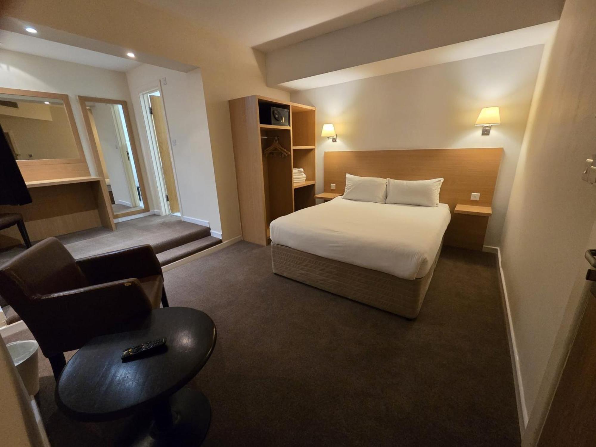 The Luton Hotel מראה חיצוני תמונה