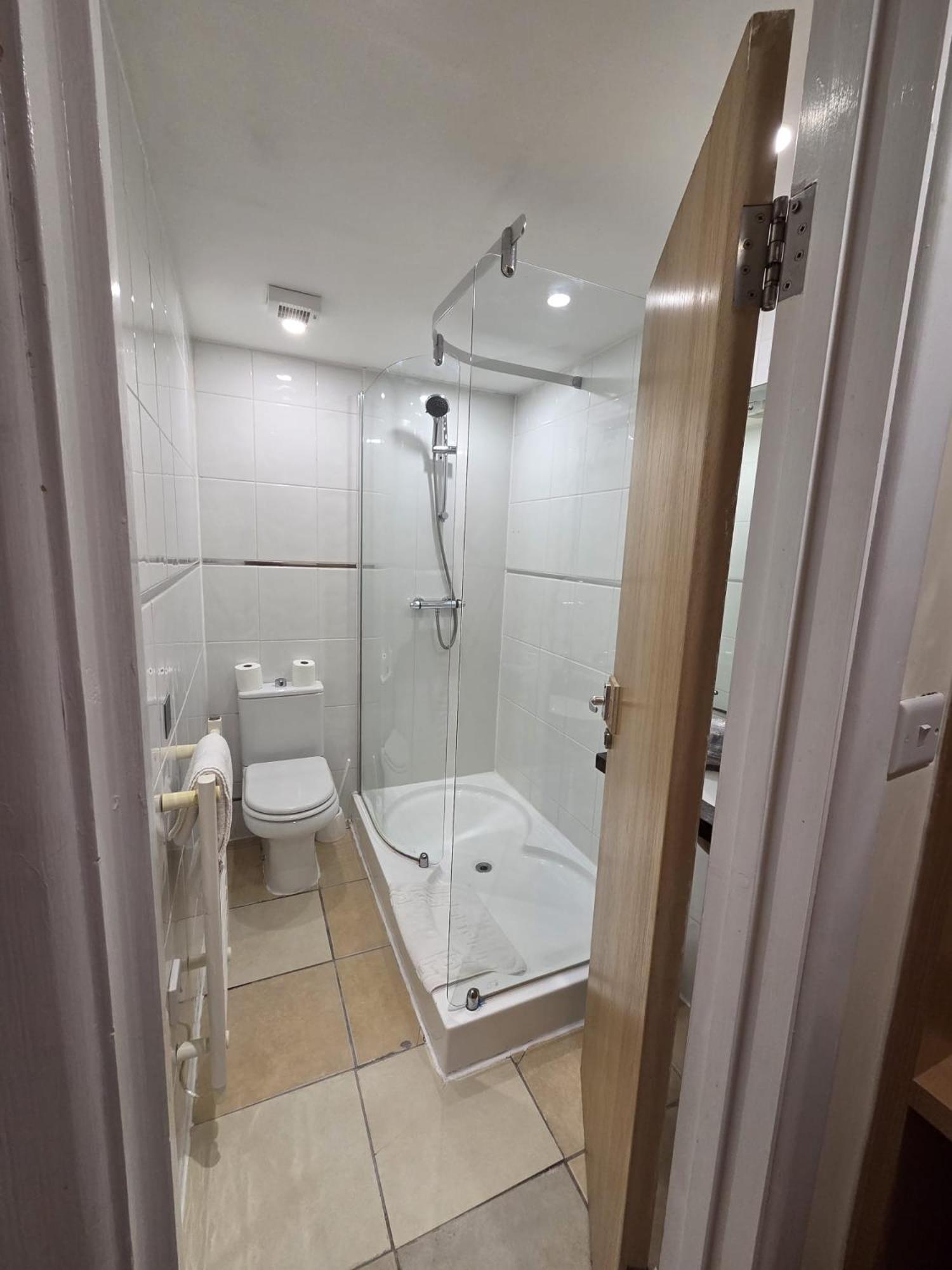 The Luton Hotel מראה חיצוני תמונה