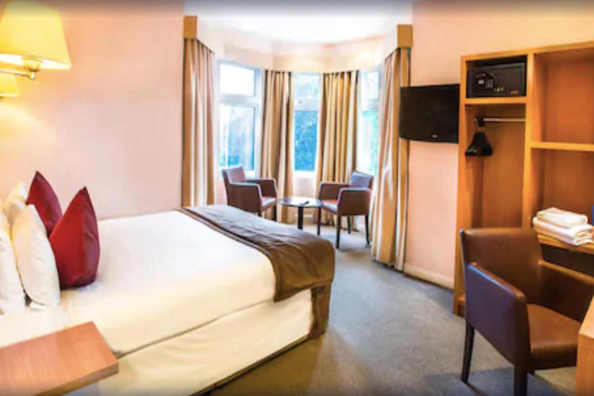 The Luton Hotel מראה חיצוני תמונה