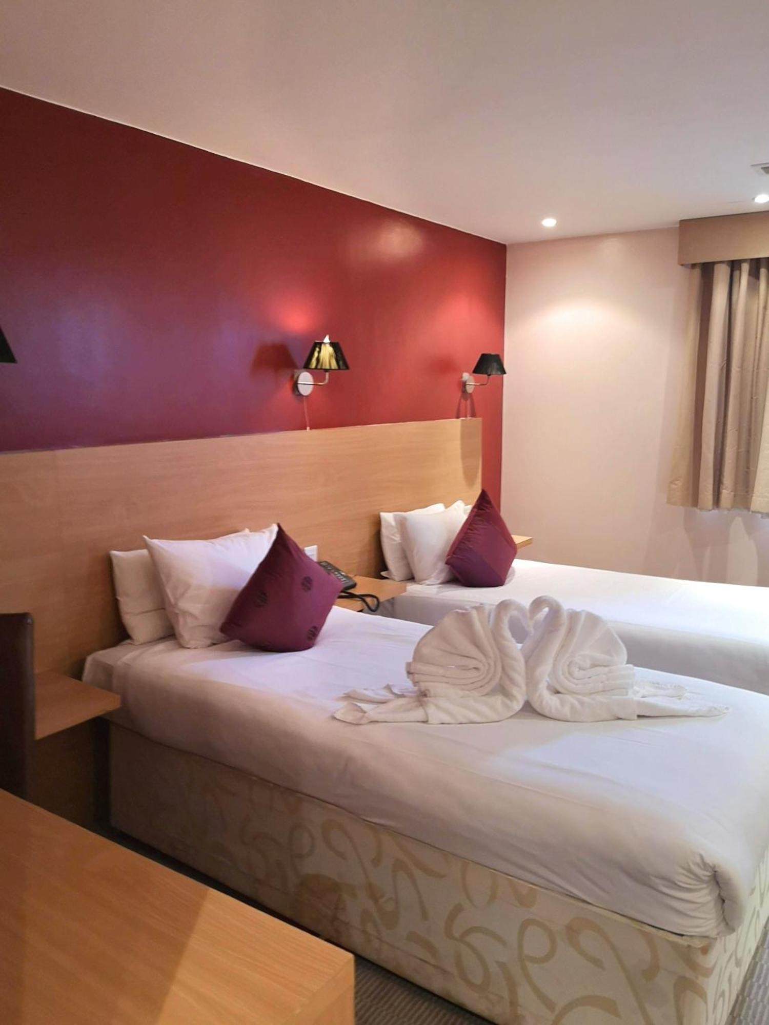 The Luton Hotel מראה חיצוני תמונה